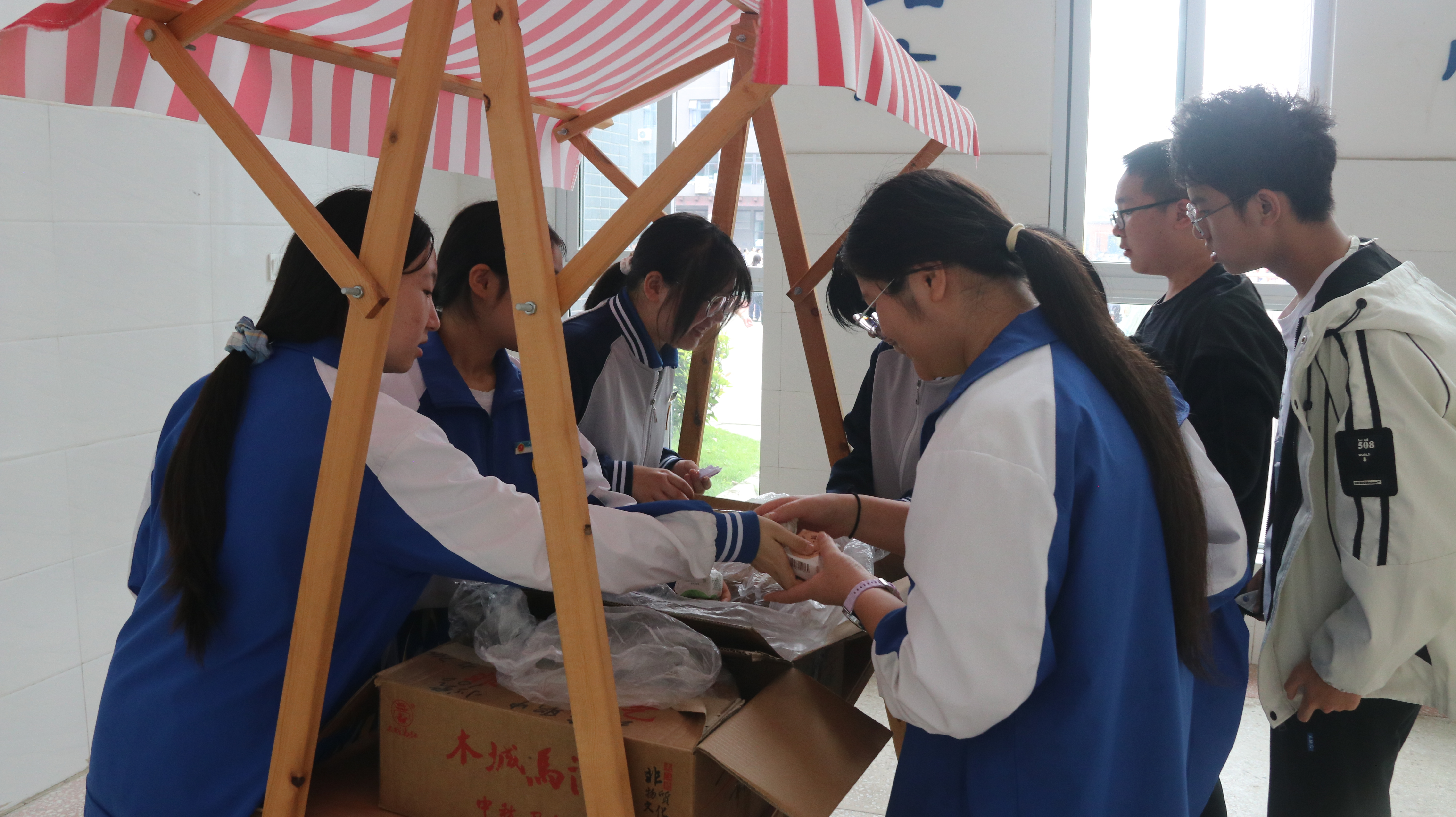 月满中秋 喜迎国庆  同心共筑 美好同行&mdash;&mdash;夹江县云吟职业中学校、夹江一中高中部开展双节快闪主题活动