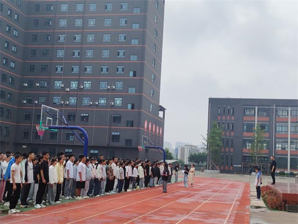 合并办学 开启多元升学新征程 ——云吟职中•夹江一中高中部开学啦！